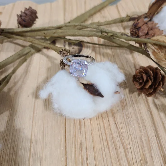 🎊🎊NEW🎊🎊EXQUISITE!! 3 CT White Sapphire Engagement Ring in 925Sterling Silver - Picture 14 of 14